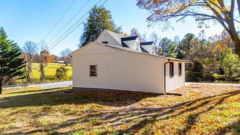 Tiny photo for 1612 S Amherst Highway, Amherst, VA 24521 (MLS # 362938)