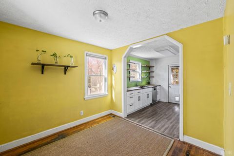 Tiny photo for 612 Sussex St St, Lynchburg, VA 24501 (MLS # 364955)