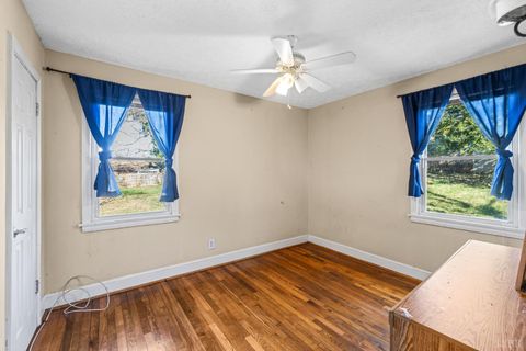 Tiny photo for 612 Sussex St St, Lynchburg, VA 24501 (MLS # 364955)