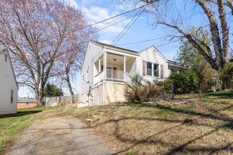 Tiny photo for 612 Sussex St St, Lynchburg, VA 24501 (MLS # 364955)