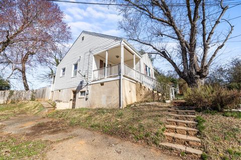 Tiny photo for 612 Sussex St St, Lynchburg, VA 24501 (MLS # 364955)