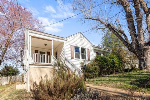 Tiny photo for 612 Sussex St St, Lynchburg, VA 24501 (MLS # 364955)