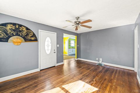 Tiny photo for 612 Sussex St St, Lynchburg, VA 24501 (MLS # 364955)