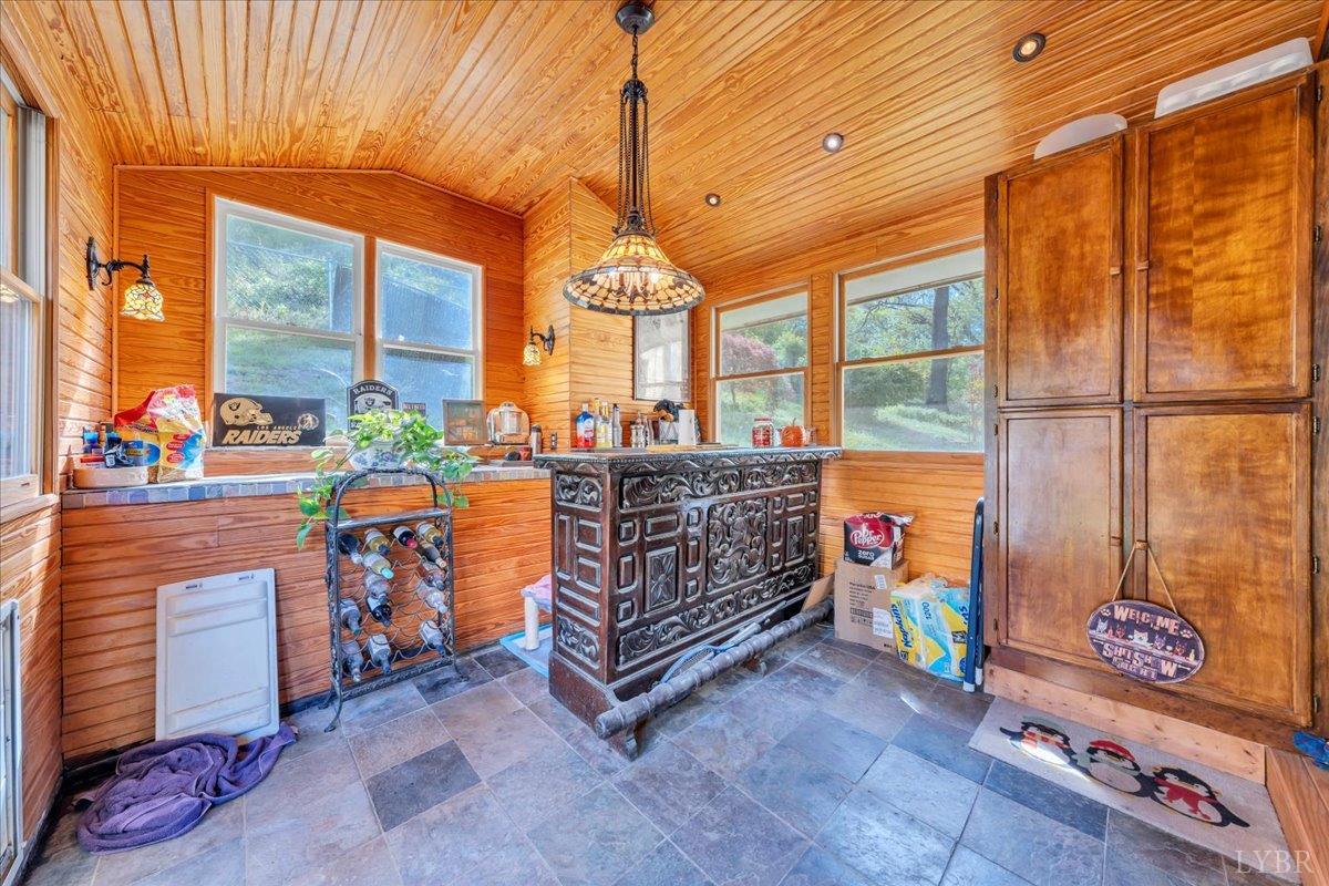 6185 Bent Mountain Road, Roanoke, Virginia image 14