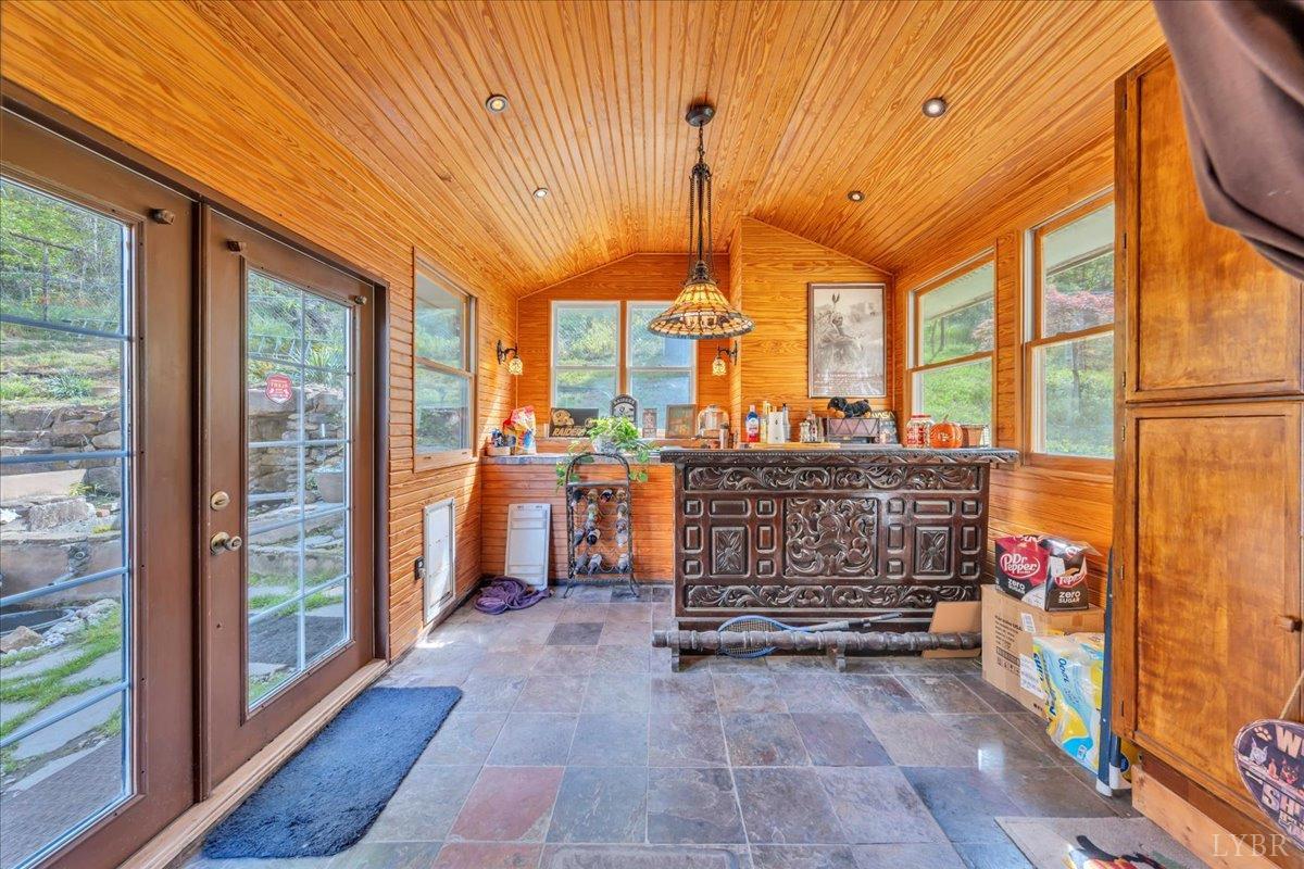 6185 Bent Mountain Road, Roanoke, Virginia image 13