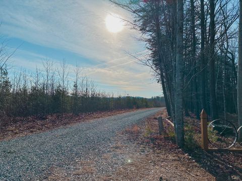 Tiny photo for 507 Faith Cove Drive, Sandy Level, VA 24161 (MLS # 364136)