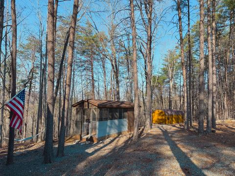 Tiny photo for 507 Faith Cove Drive, Sandy Level, VA 24161 (MLS # 364136)