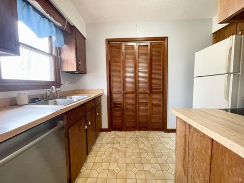 Tiny photo for 1117 Granite Drive, Bedford, VA 24523 (MLS # 365179)