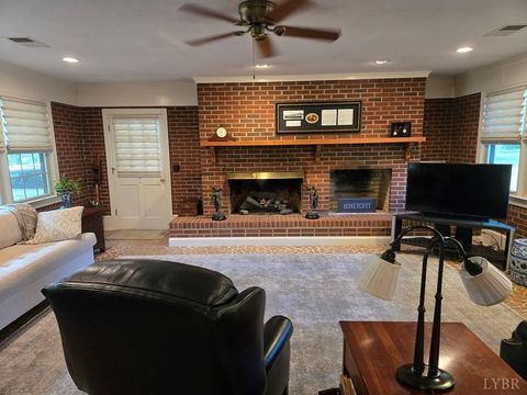 Tiny photo for 701 Fourth Avenue, Farmville, VA 23901 (MLS # 361736)