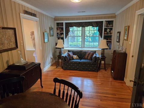 Tiny photo for 701 Fourth Avenue, Farmville, VA 23901 (MLS # 361736)