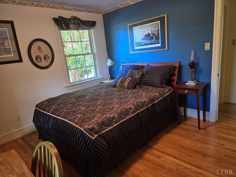 Tiny photo for 701 Fourth Avenue, Farmville, VA 23901 (MLS # 361736)