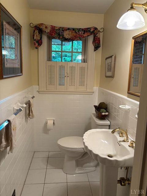 Tiny photo for 701 Fourth Avenue, Farmville, VA 23901 (MLS # 361736)