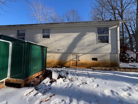 Tiny photo for 135 Neighbors Drive, Amherst, VA 24521 (MLS # 364390)