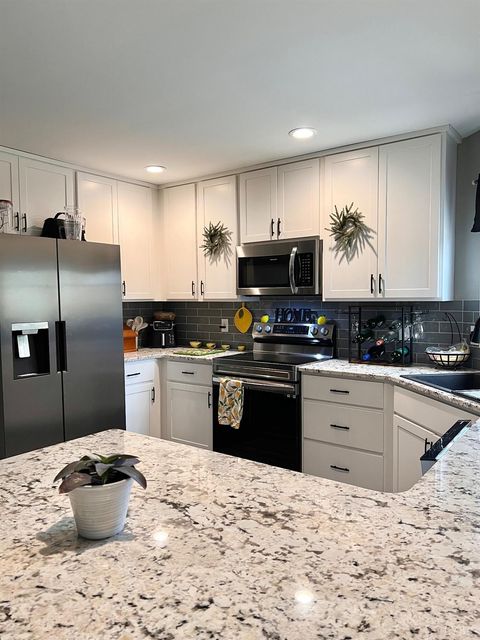 Tiny photo for 167 Mansfield Drive, Madison Heights, VA 24572 (MLS # 362775)