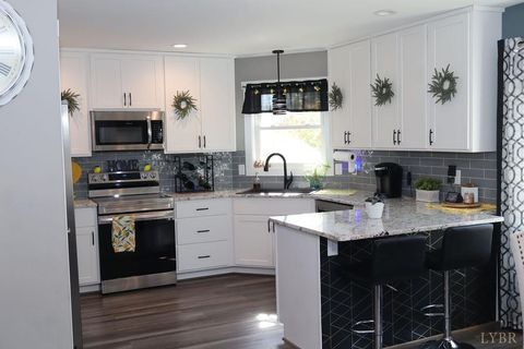 Tiny photo for 167 Mansfield Drive, Madison Heights, VA 24572 (MLS # 362775)