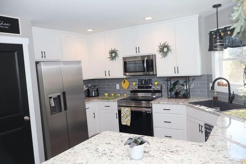 Tiny photo for 167 Mansfield Drive, Madison Heights, VA 24572 (MLS # 362775)