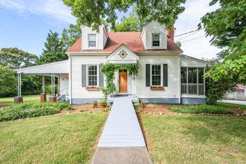 Homes For Sale - 1231 Oakwood Street<br/> Bedford, VA 24523
