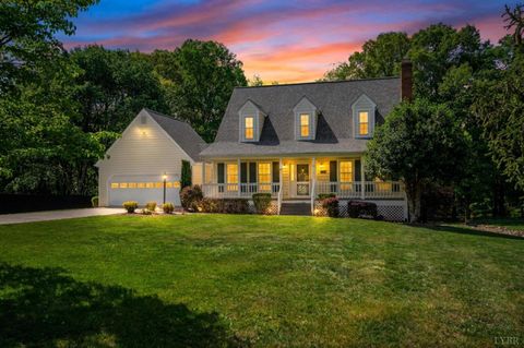 Photo of 115 Hunters Creek Road, Forest, VA 24551 (MLS # 365889)