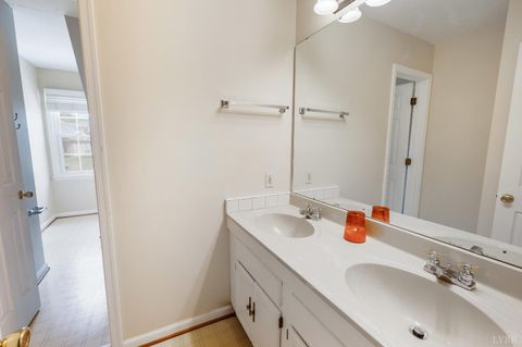 Tiny photo for 115 Hunters Creek Road, Forest, VA 24551 (MLS # 365889)