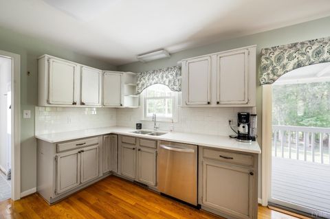 Tiny photo for 115 Hunters Creek Road, Forest, VA 24551 (MLS # 365889)