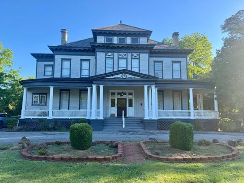 Photo of 3024 Rivermont Avenue, Lynchburg, VA 24503 (MLS # 366392)