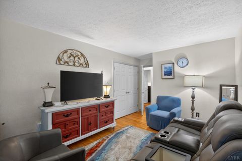 Tiny photo for 239 Chesterfield PL, Lynchburg, VA 24502 (MLS # 366726)