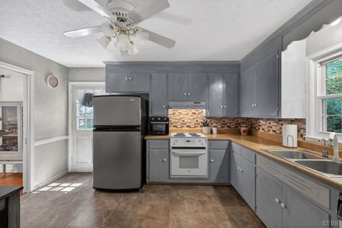 Tiny photo for 239 Chesterfield PL, Lynchburg, VA 24502 (MLS # 366726)