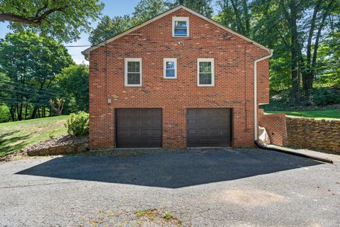 Tiny photo for 239 Chesterfield PL, Lynchburg, VA 24502 (MLS # 366726)