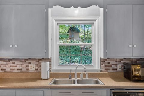 Tiny photo for 239 Chesterfield PL, Lynchburg, VA 24502 (MLS # 366726)