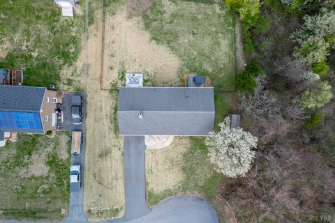 Tiny photo for 106 Watkins Pl Pl, Lynchburg, VA 24502 (MLS # 365111)