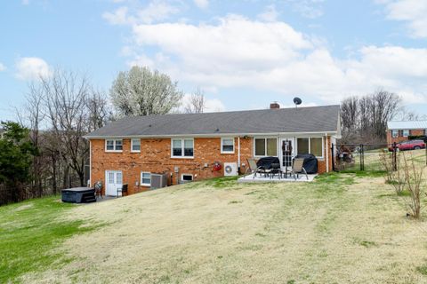 Tiny photo for 106 Watkins Pl Pl, Lynchburg, VA 24502 (MLS # 365111)