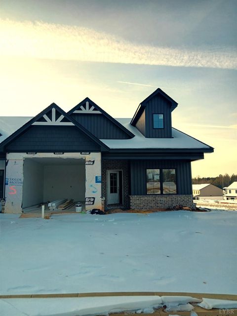 Townhouse For Sale - 184 Zion Place<br/> Rustburg, VA 24588