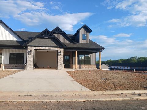 Townhouse For Sale - 184 Zion Place<br/> Rustburg, VA 24588