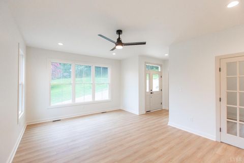 Tiny photo for 528 Essex Street, Lynchburg, VA 24503 (MLS # 362167)
