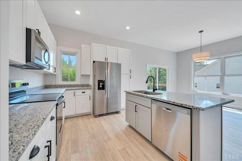 Tiny photo for 194 Triple Oak Cir., Madison Heights, VA 24503 (MLS # 362489)
