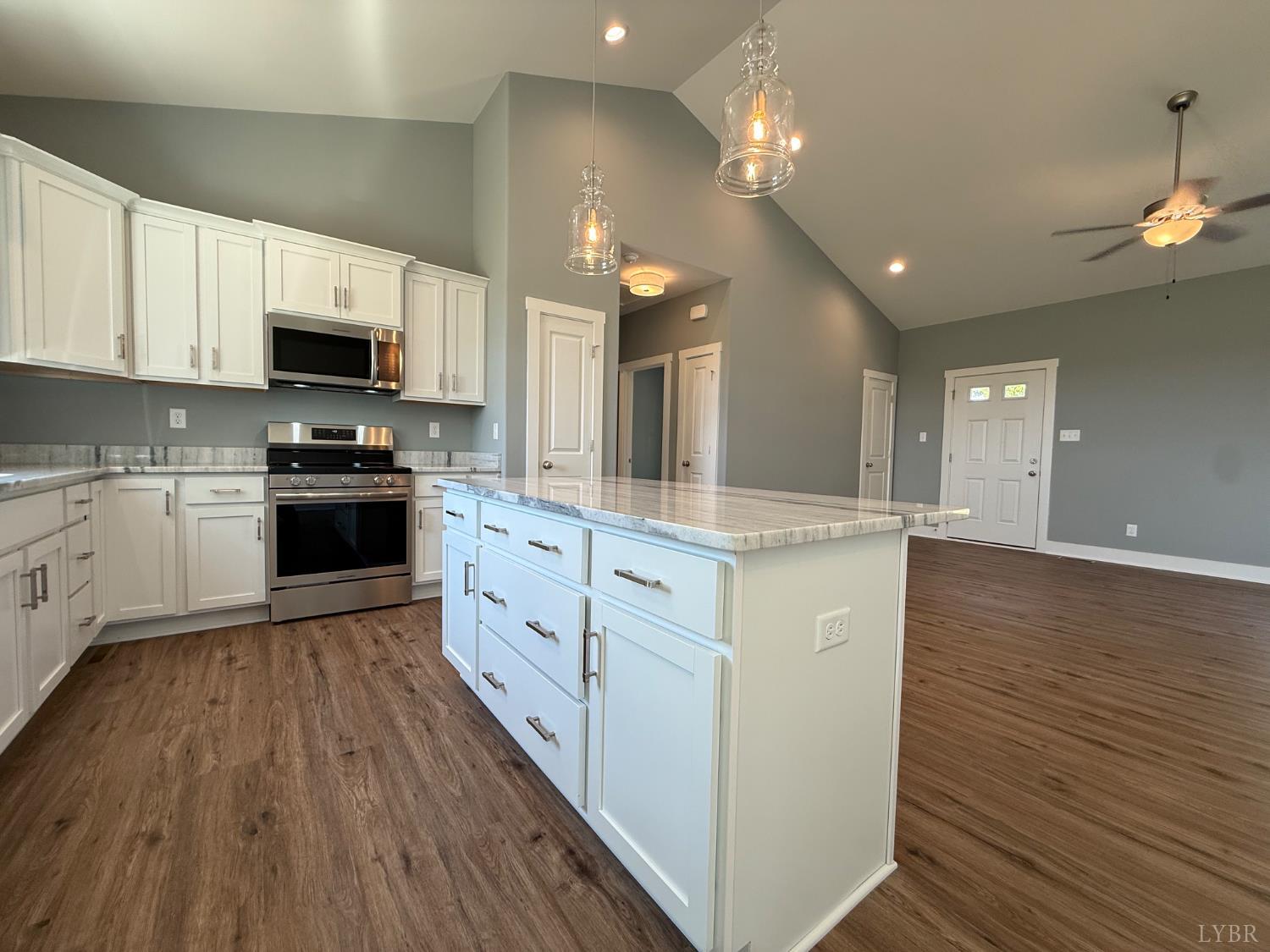 8638 Hat Creek Road, Brookneal, Virginia image 3