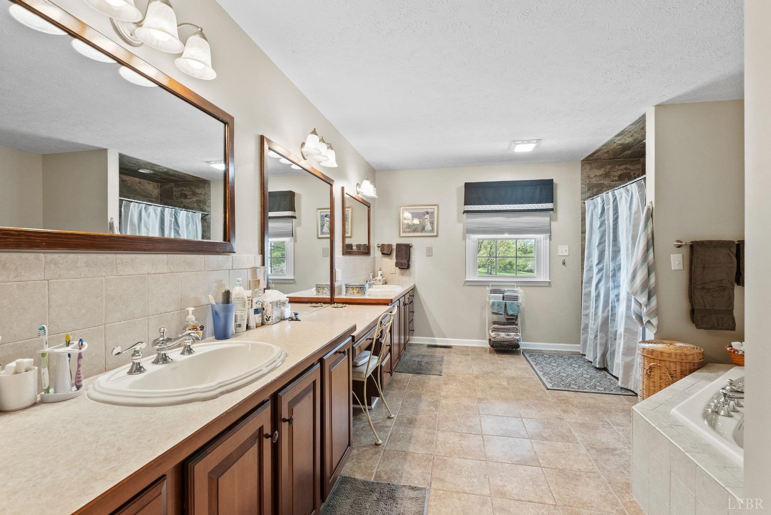 813 Lake Vista Drive, Forest, Virginia image 27