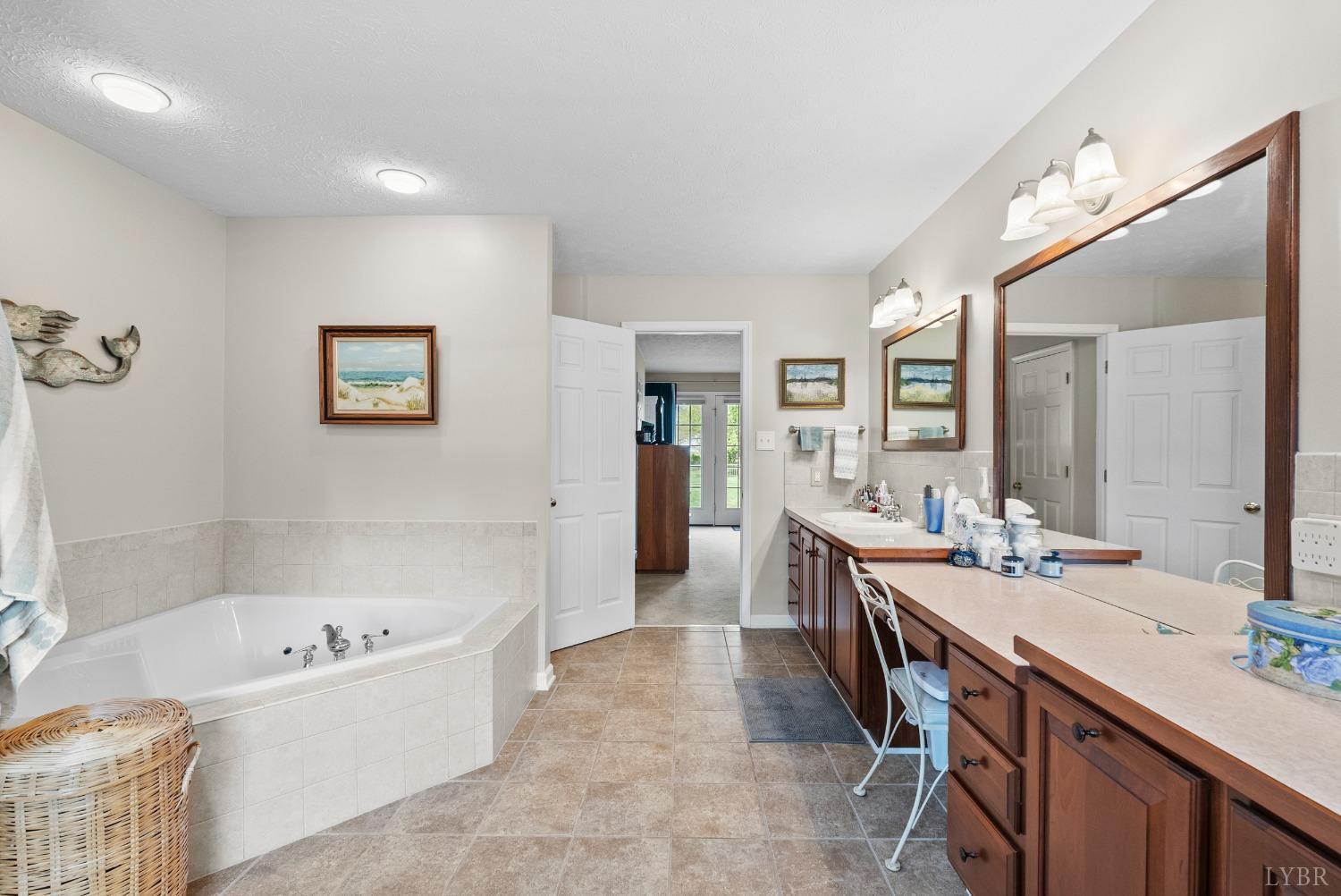 813 Lake Vista Drive, Forest, Virginia image 28