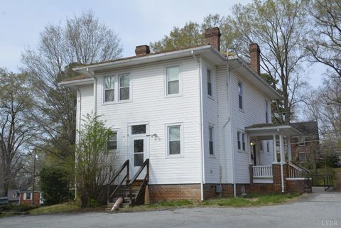 Tiny photo for 713 Oak St St, Farmville, VA 23901 (MLS # 363486)