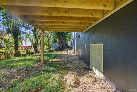 Tiny photo for 504 Amherst Street, Lynchburg, VA 24504 (MLS # 362660)