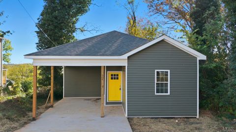 Photo of 504 Amherst Street, Lynchburg, VA 24504 (MLS # 362660)