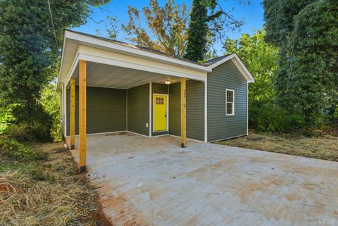 Tiny photo for 504 Amherst Street, Lynchburg, VA 24504 (MLS # 362660)