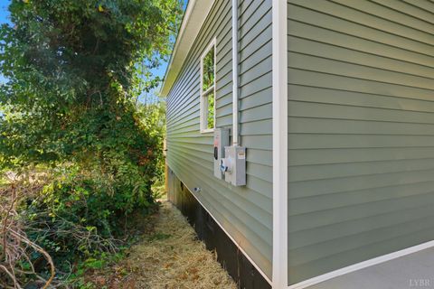 Tiny photo for 504 Amherst Street, Lynchburg, VA 24504 (MLS # 362660)