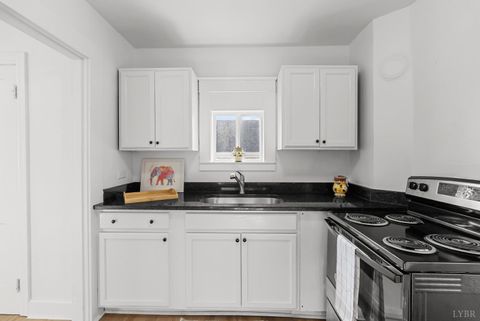 Tiny photo for 903 Park Street, Altavista, VA 24517 (MLS # 362577)