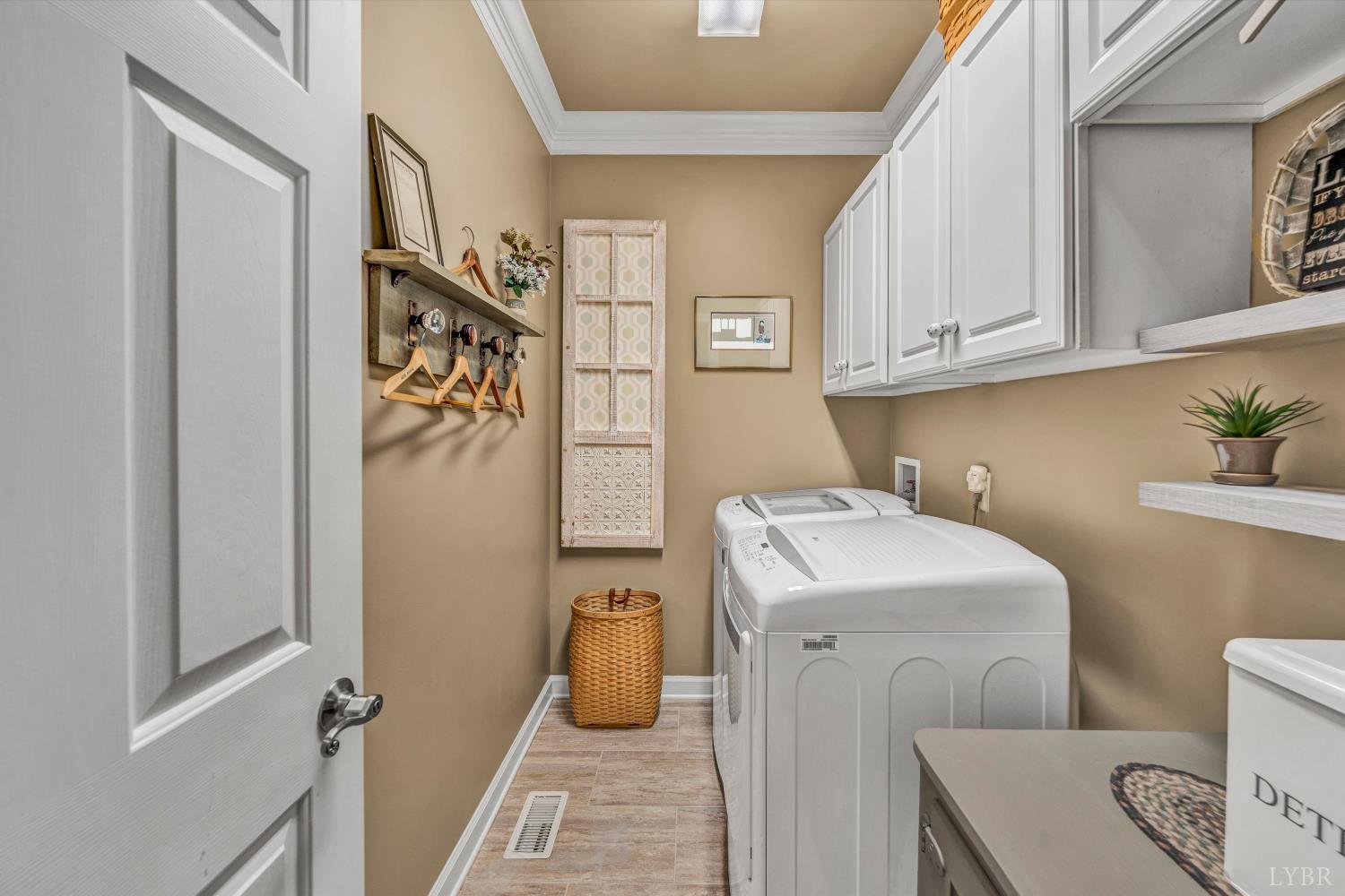 220 Village Lane, Moneta, Virginia image 10