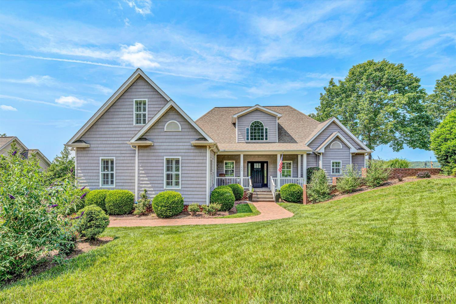 220 Village Lane, Moneta, Virginia image 3