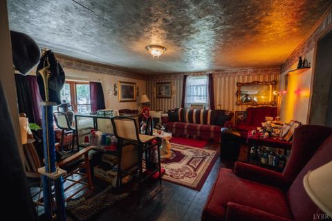 Tiny photo for 410 Taylor St St, Lynchburg, VA 24501 (MLS # 362365)