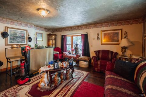 Photo of 410 Taylor St St, Lynchburg, VA 24501 (MLS # 362365)