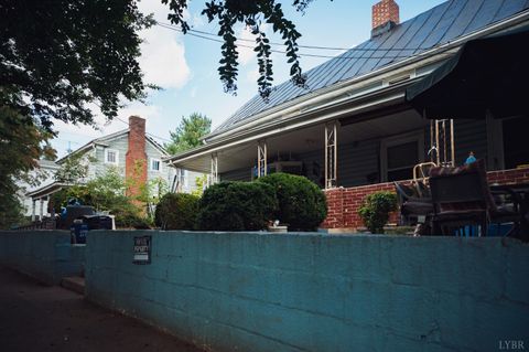 Tiny photo for 410 Taylor St St, Lynchburg, VA 24501 (MLS # 362365)
