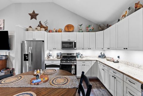 Tiny photo for 122 Gouyer Drive, Madison Heights, VA 24572 (MLS # 365270)